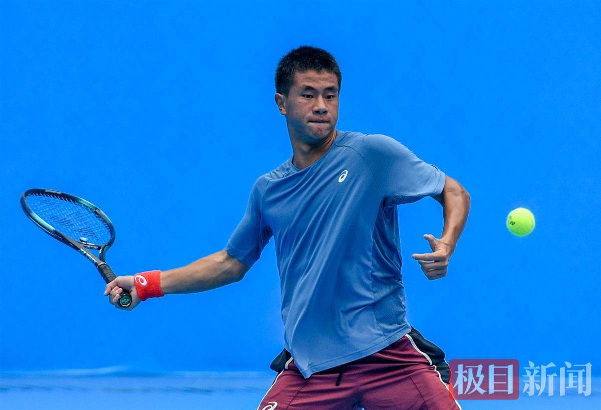 在防守上更 在防守上更