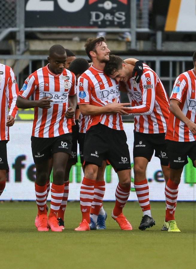 在他带领下 在他带领下