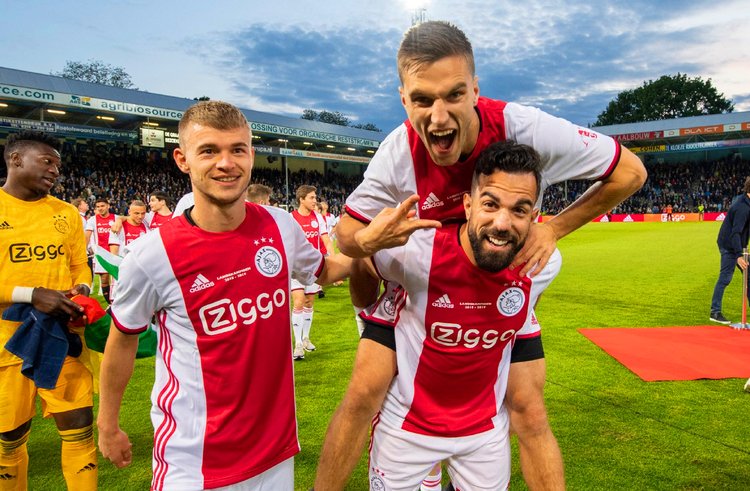 成强烈对比 成强烈对比